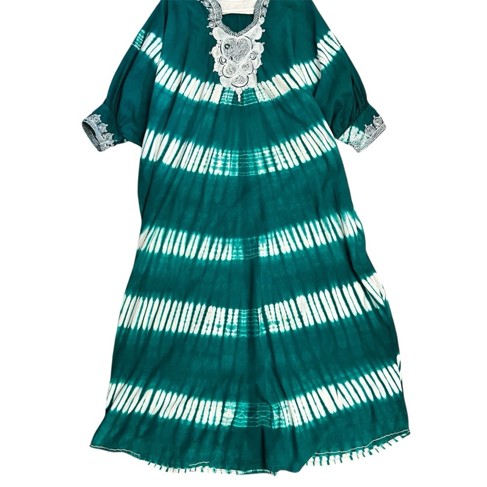 Vintage Tie Dye Ripple | Hand Dyed Green & White Kaftan Loose Fit Tie Dye Dress